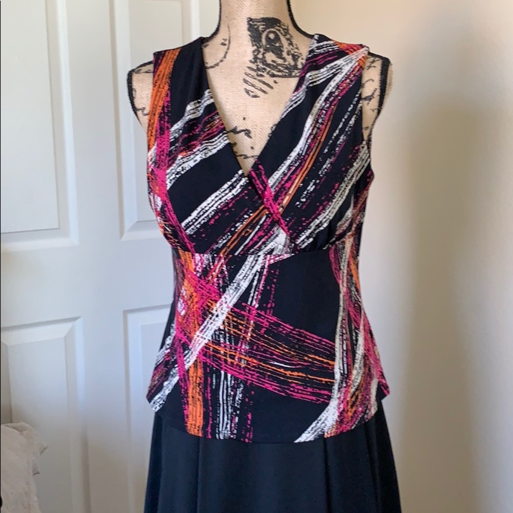 NWOT Kasper top, perfect for work or play. Excellent condition!